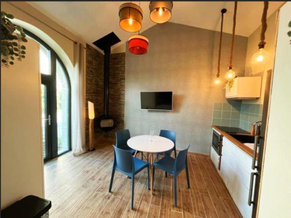 Gites Entre 2 Rives Montolieu 外观 照片